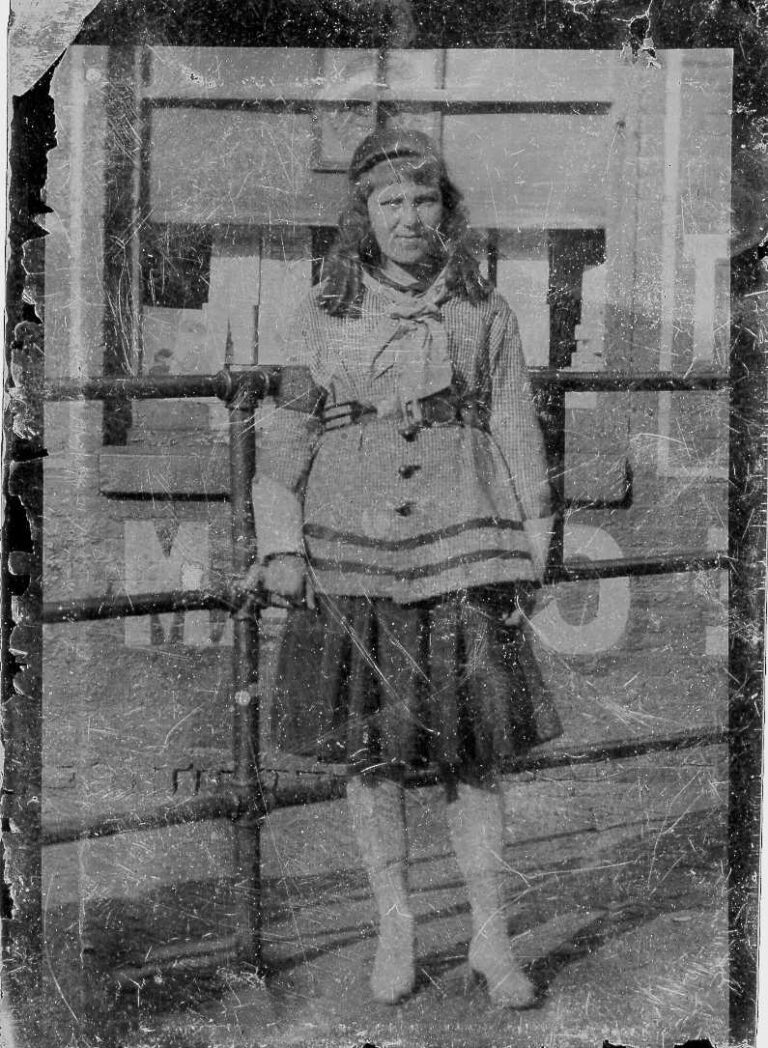 Clarissa at 8 Mystic Ave Somerville MA - Oregon Trail Genealogy