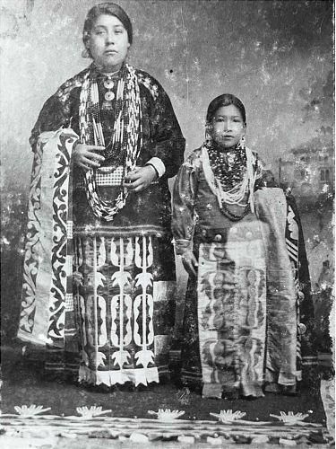 Otoe girls - Oregon Trail Genealogy